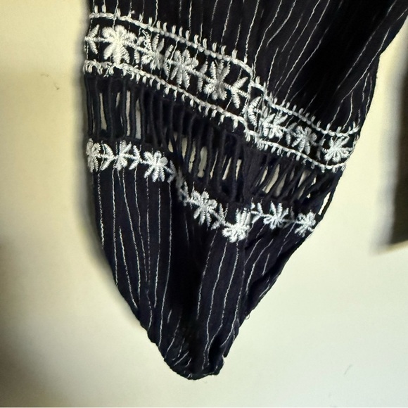 Free People All Roads Lead To You Embroidered Blouse Top Navy White Size XS Boho - Picture 6 of 15